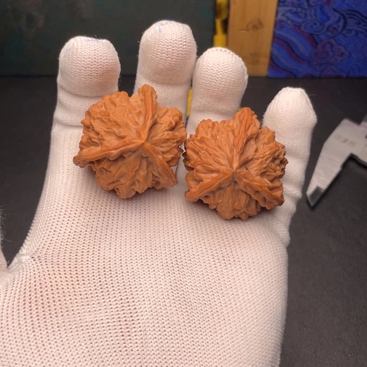 文玩核桃吊坠盘山