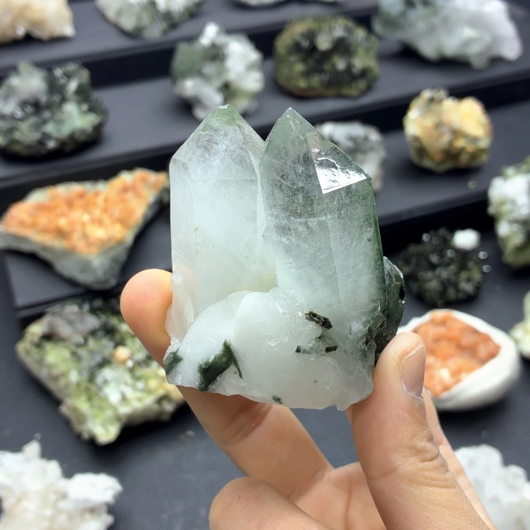 ***ㅤ石材一哥的绿幽双晶