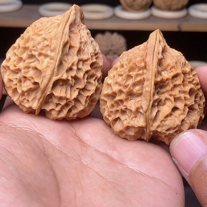 文玩核桃吊坠宝塔