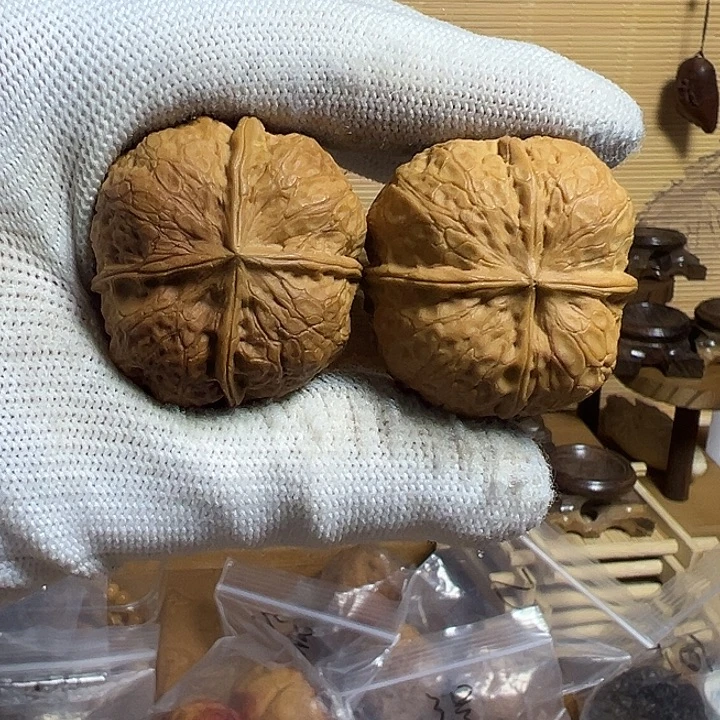 吊坠文玩核桃蟒纹四棱