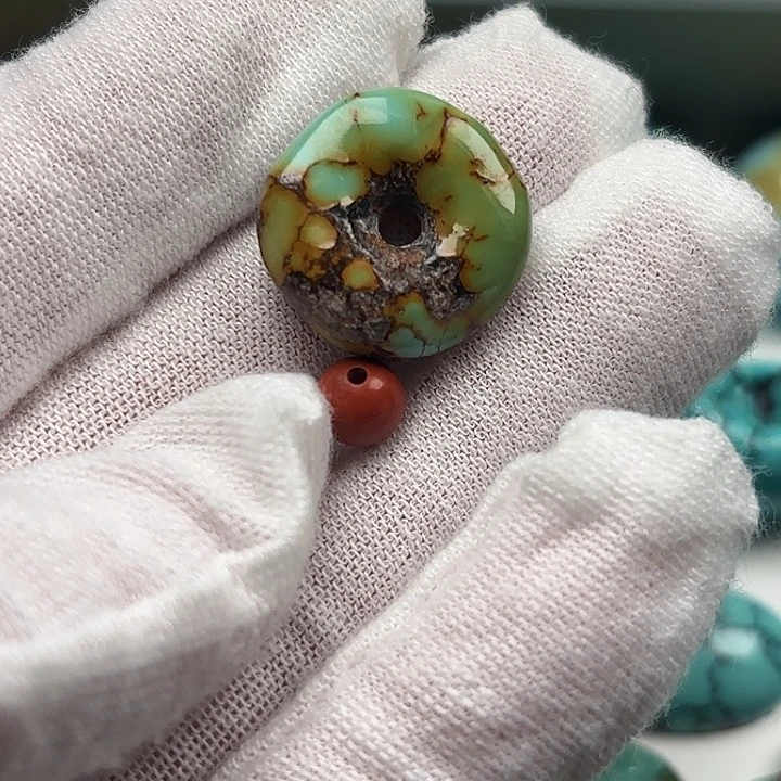 南红玛瑙未镶嵌珠宝奇石