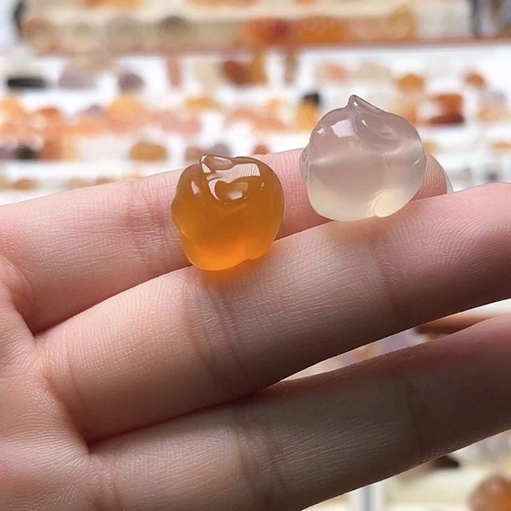玛瑙/玉髓未镶嵌玛瑙兔子