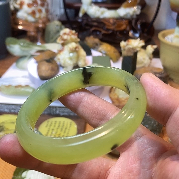 岫玉未镶嵌珠宝奇石