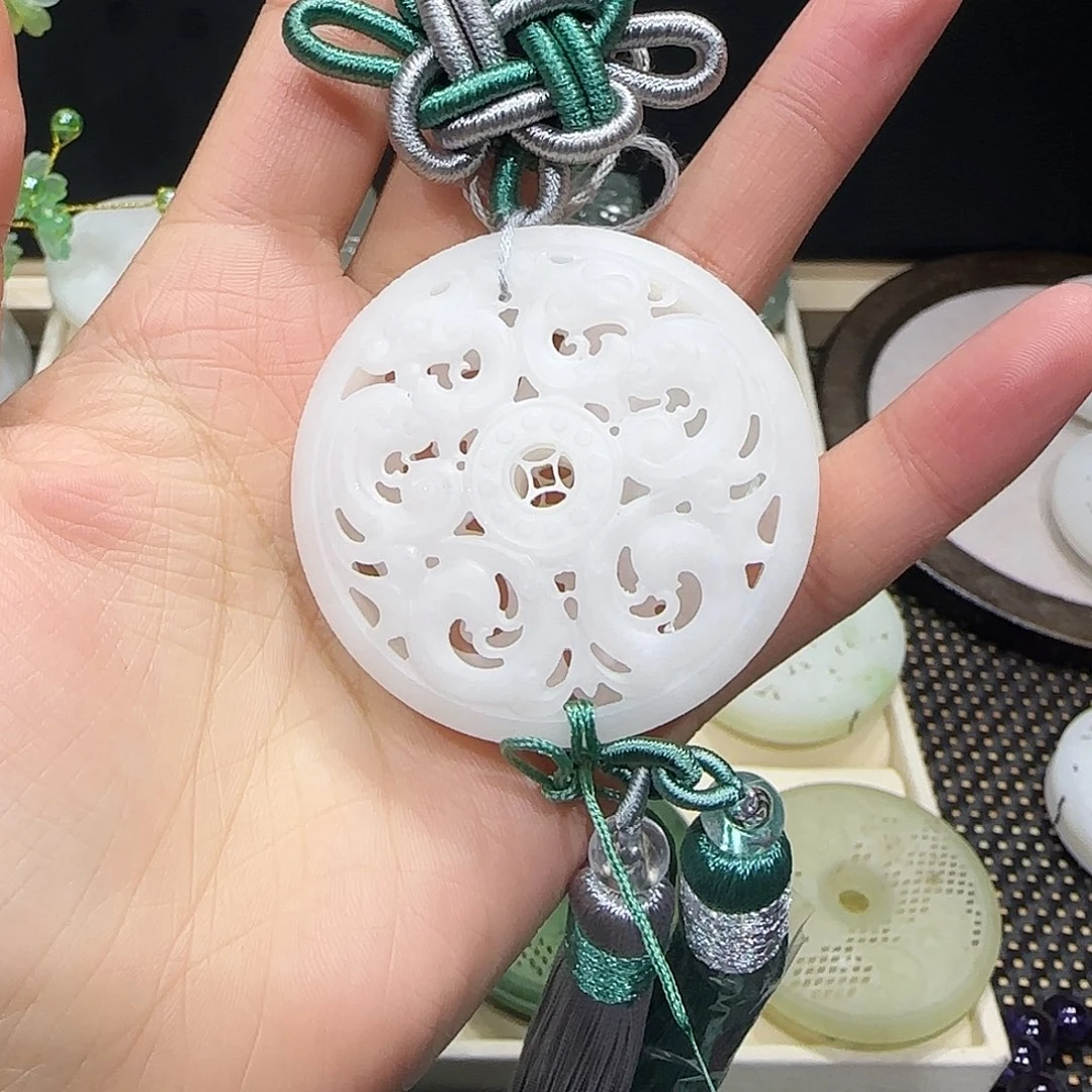 和田玉（糖玉）未镶嵌颈饰挂件