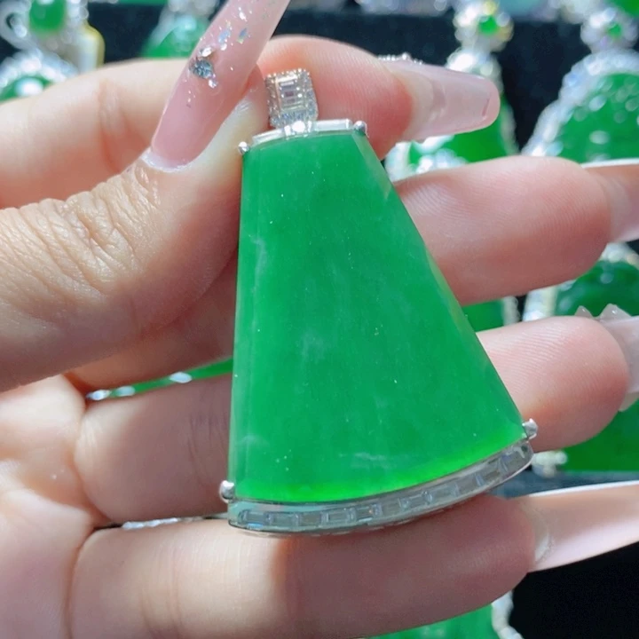 翡翠颈饰银S925镶嵌