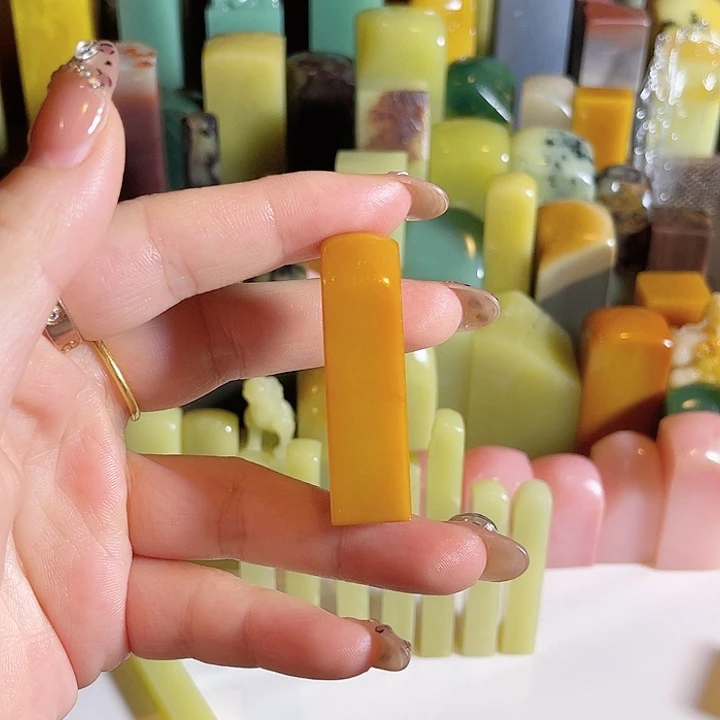 阿***曹青田石鸡蛋黄菜花黄