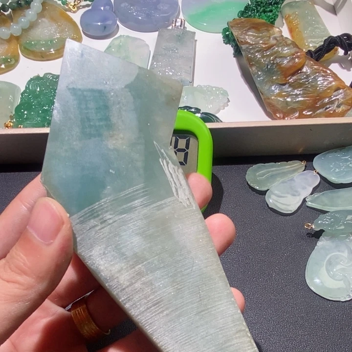 定制翡翠未镶嵌白*人料子