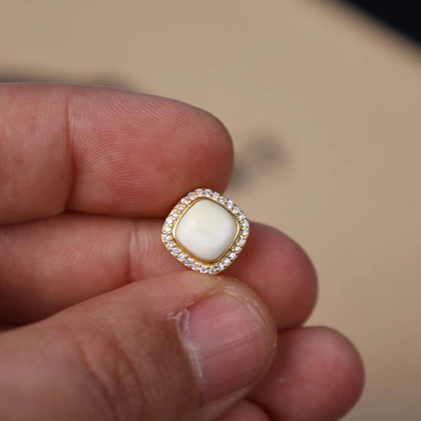 【漆白蜡背云】10mm左右 满蜡