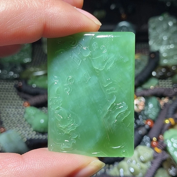 豆***人和田玉（糖玉）未镶嵌吊坠(不含链)