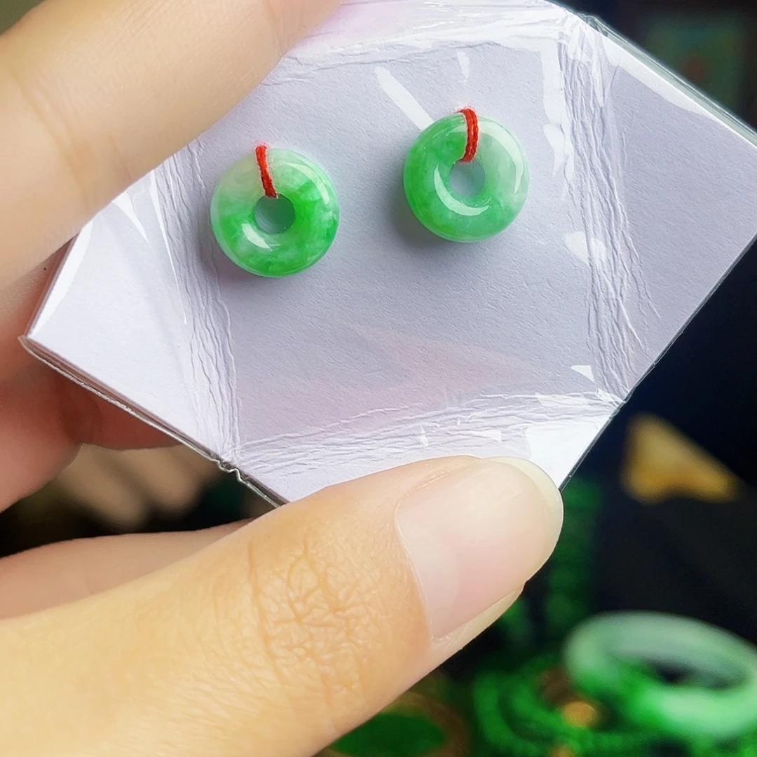 颈饰未镶嵌翡翠多样性