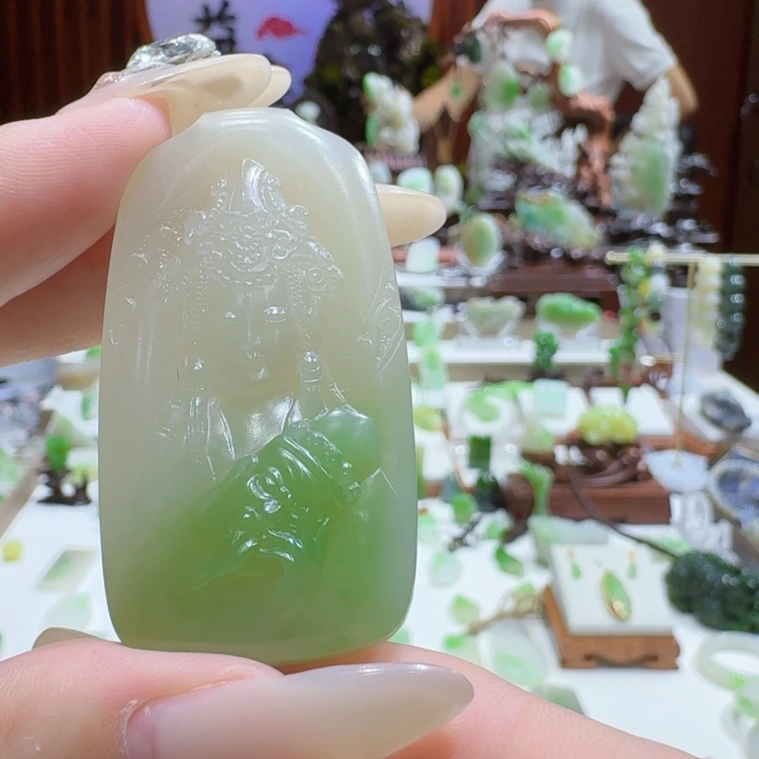 未镶嵌和田玉（翠青玉）挂件翠青扎基拉姆