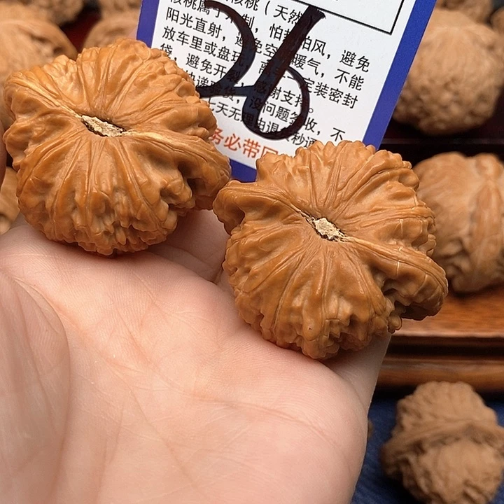 桃核吊坠白狮子头45