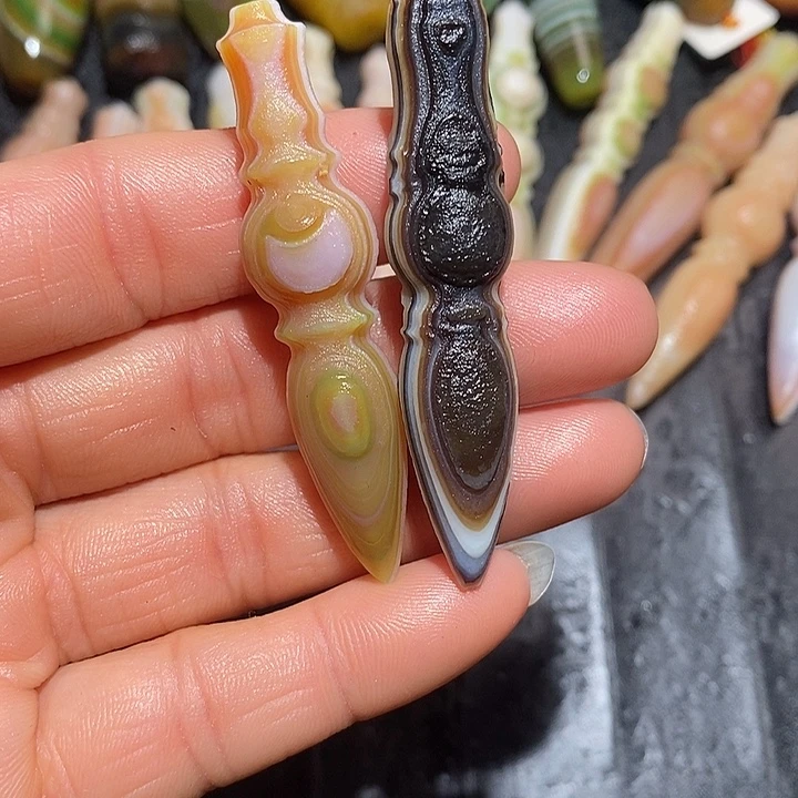 王***ꮤ玛瑙/玉髓合金颈饰