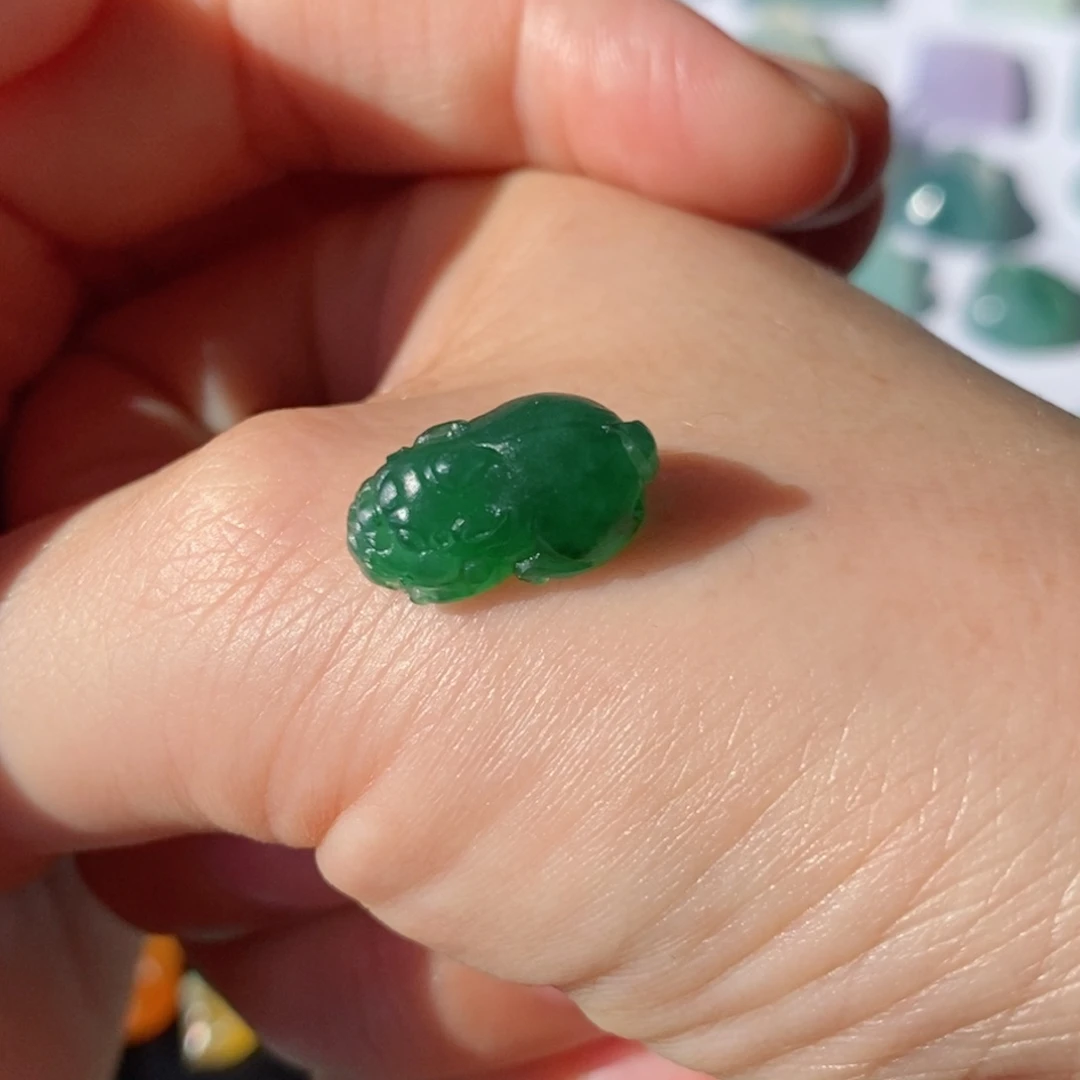 定制翡翠未镶嵌貔貅