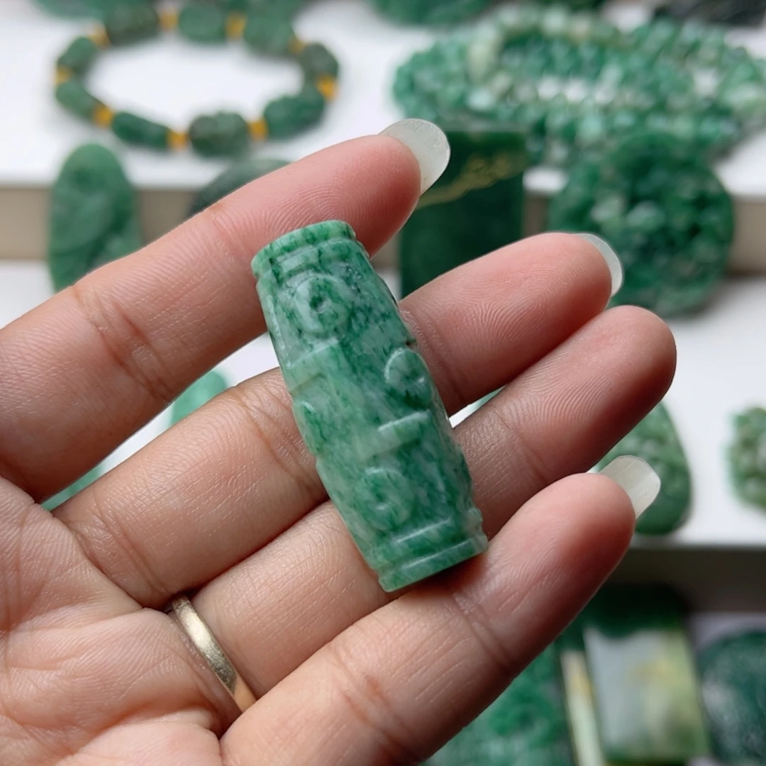 蜜***霞独山玉未镶嵌挂件