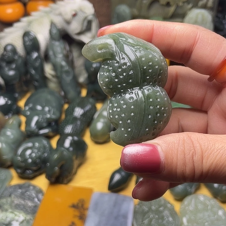 和田玉（糖玉）未镶嵌颈饰