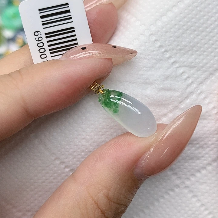 颈饰18K金镶嵌翡翠