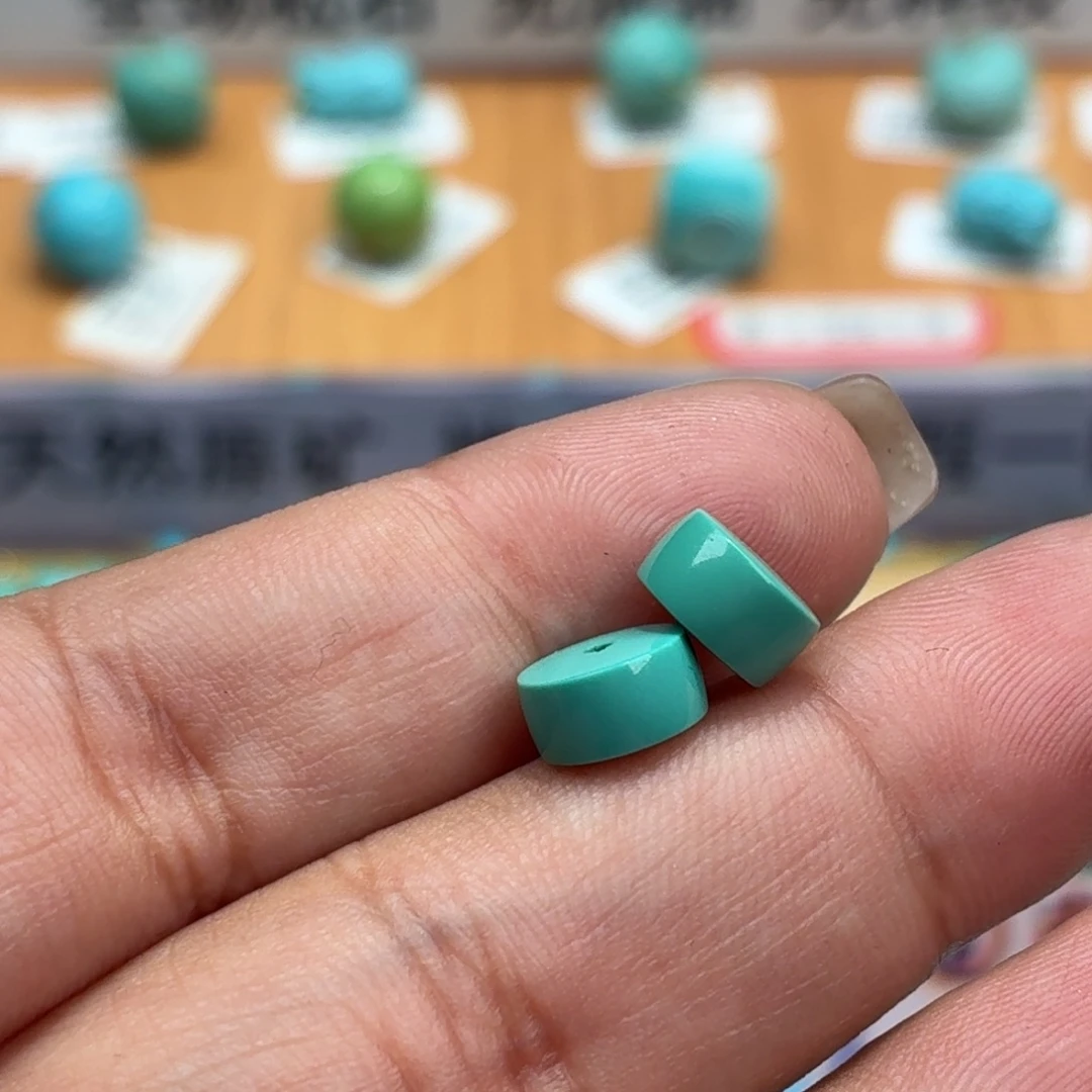 M***g绿松石未镶嵌珠宝奇石