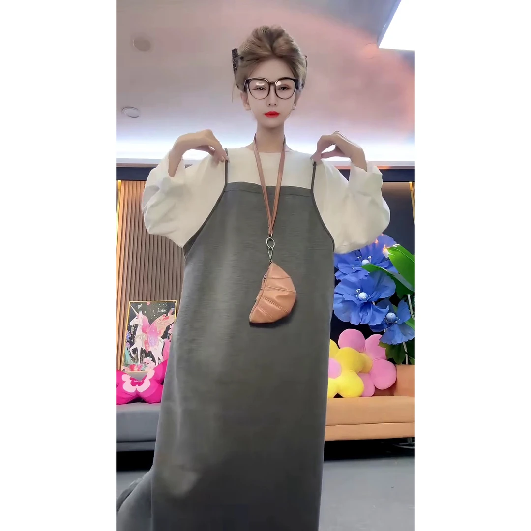 早秋新款宽松百搭休闲吊带裙+彩色长袖打底衫