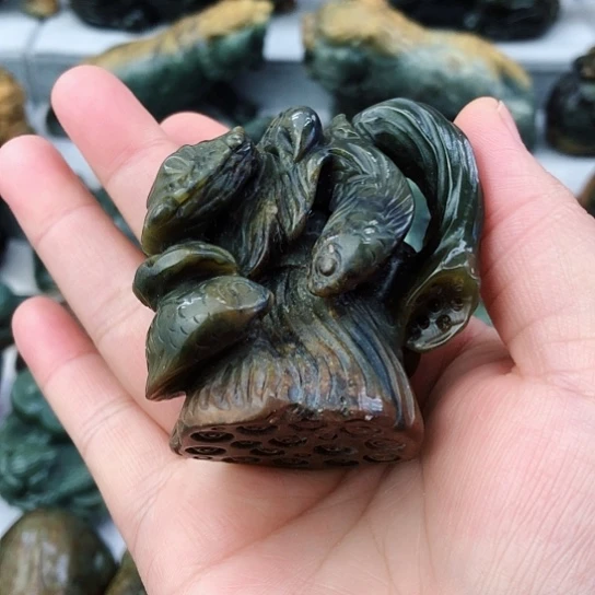 未镶嵌岫岩河磨玉（透闪石质玉）把件