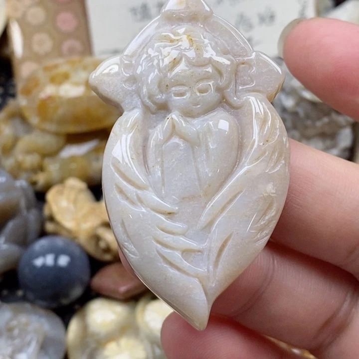 颈饰未镶嵌硅化珊瑚（珊瑚玉）
