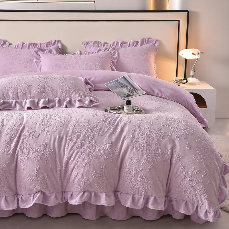 【轻奢床盖款牛奶绒四件套】2025 新款 轻奢雕花款牛奶绒四件套柔软