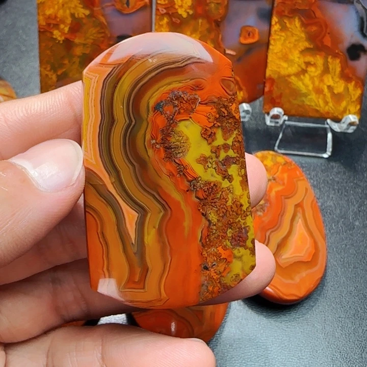 玛瑙/玉髓战国红未镶嵌勾**角