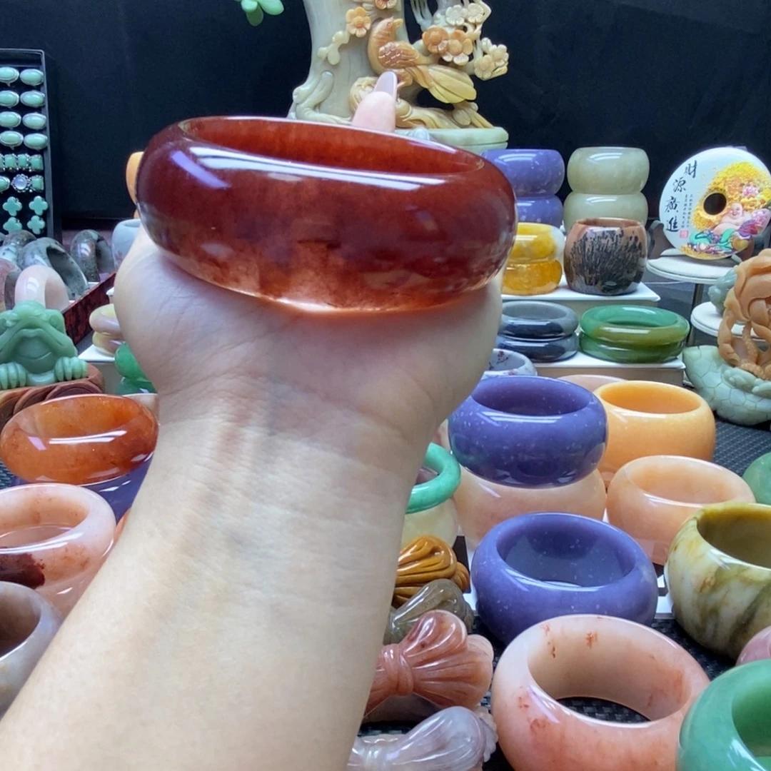 开***。石英质玉未镶嵌手镯