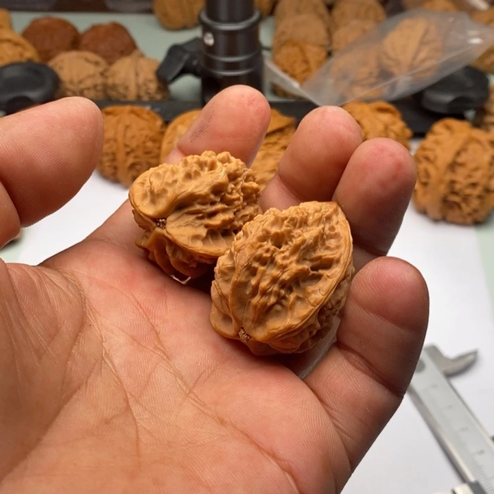 刘***轩文玩核桃吊坠11111111111