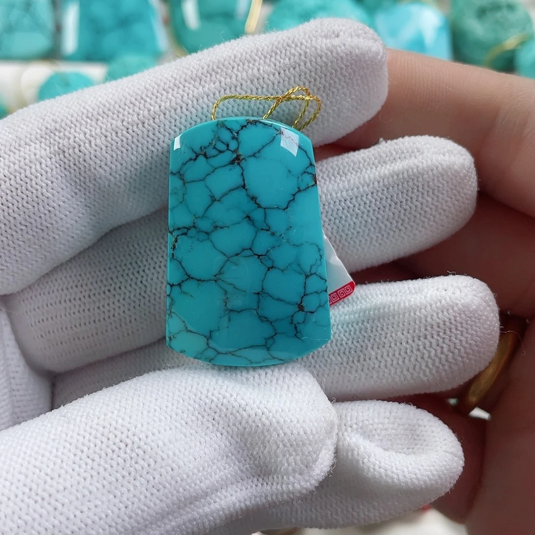 绿松石颈饰未镶嵌