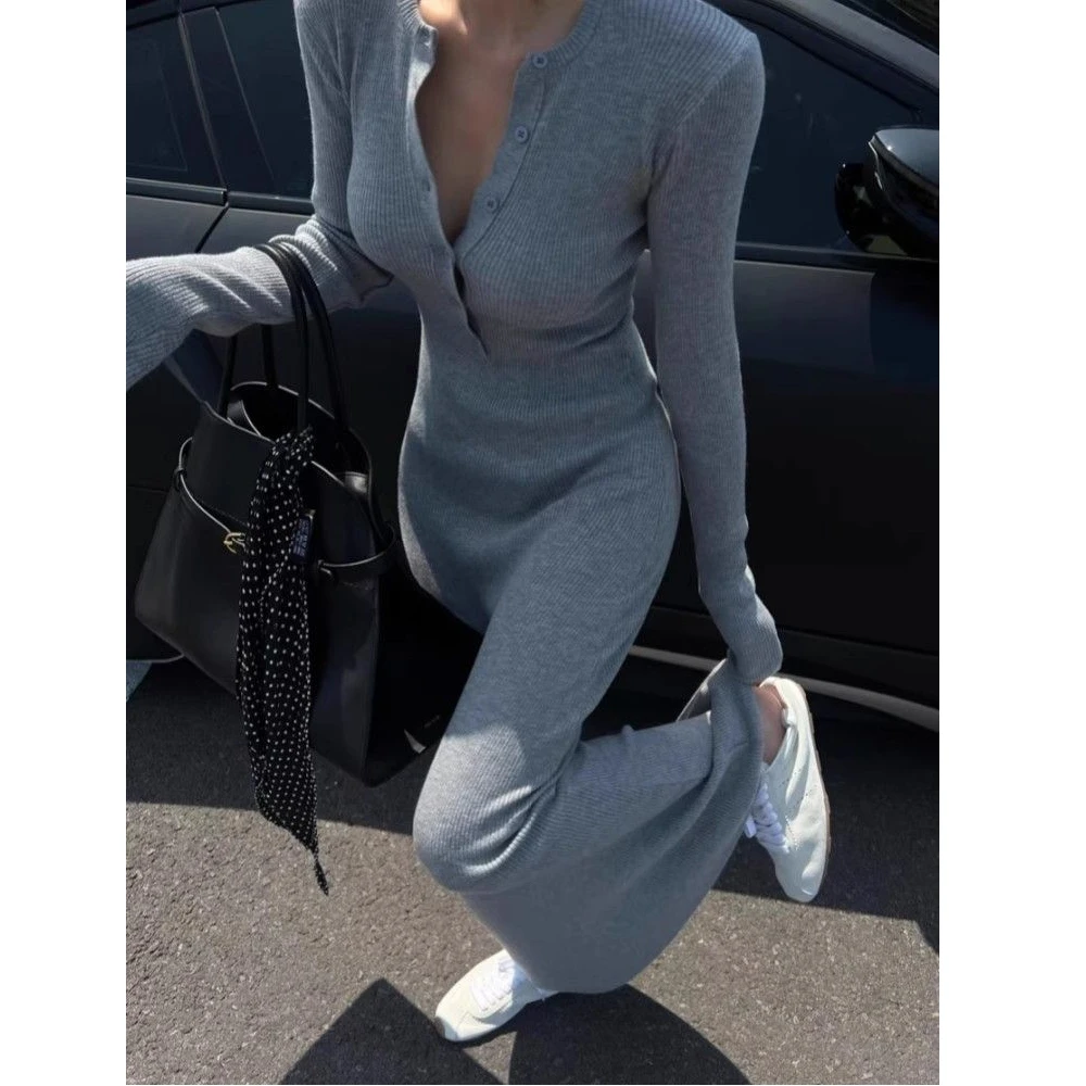 早秋高级设计感薄款时尚气质长袖针织连衣裙女收腰性感包臀长裙子