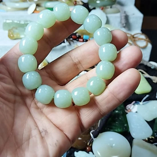 和田玉未镶嵌手串