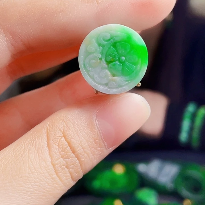 翡翠银S925镶嵌颈饰多样性