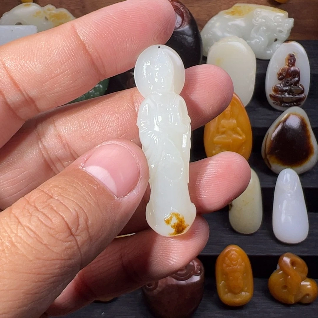 和田玉颈饰未镶嵌