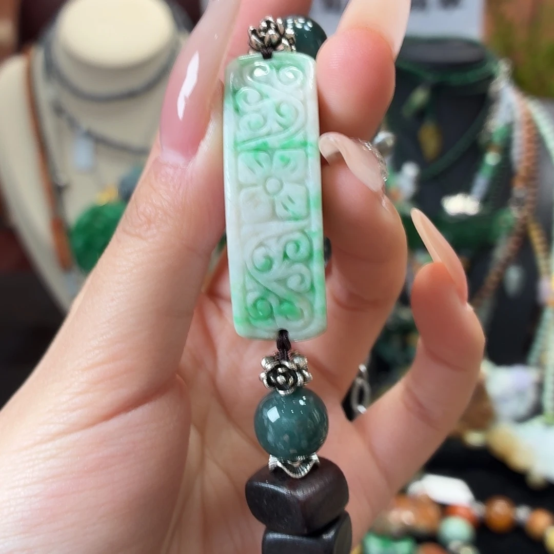 翡翠未镶嵌耳饰手串