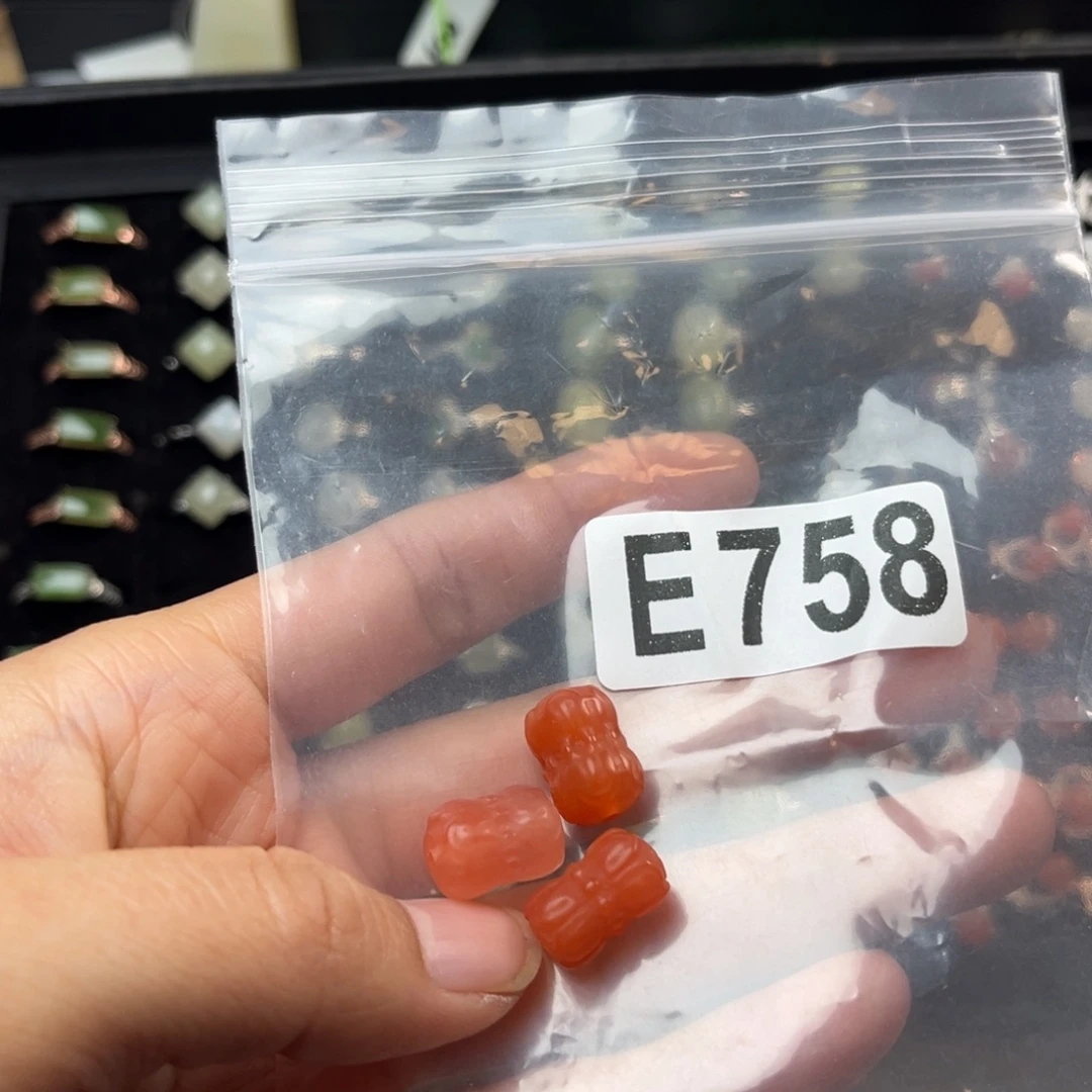 南红玛瑙未镶嵌珠宝奇石