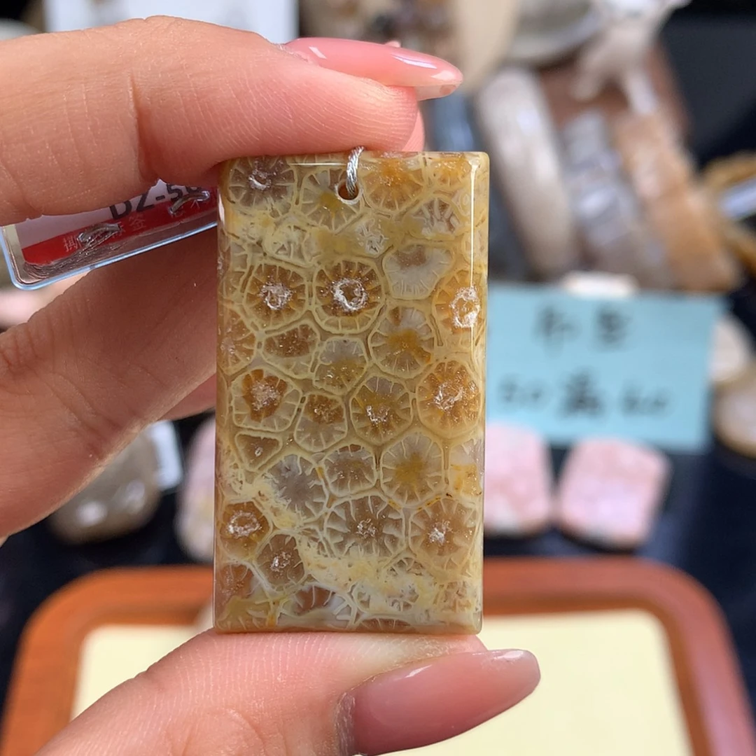 【闪购商品】硅化珊瑚（珊瑚玉）未镶嵌颈饰19号玻璃花漏