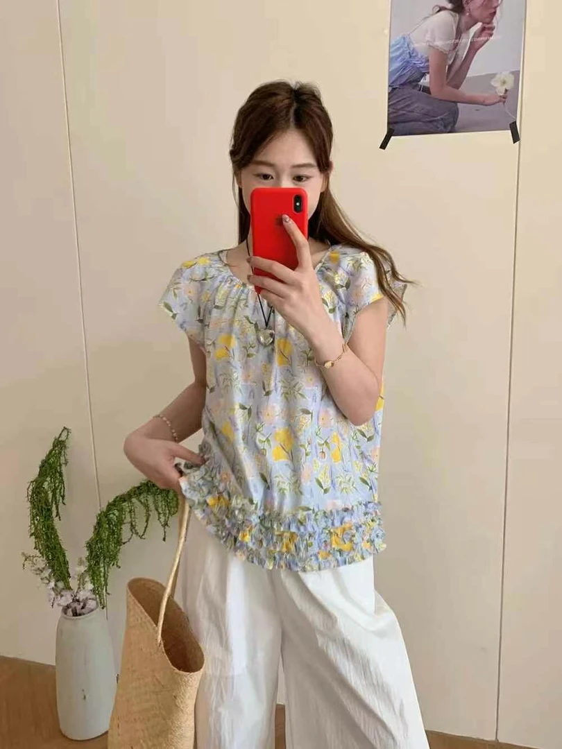 susan@h7327 法式小碎花宽松木耳边小飞袖小衫 6-25