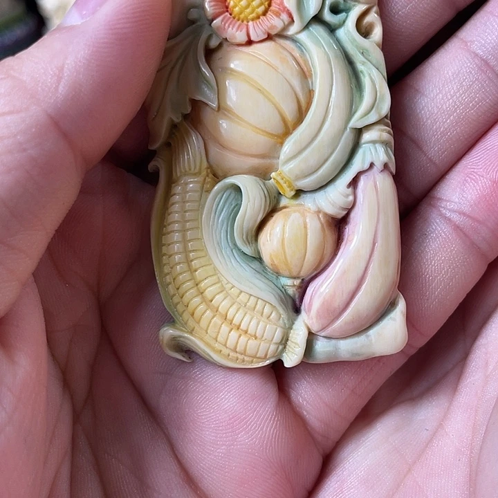 从***始树脂制品精品雕刻工艺品