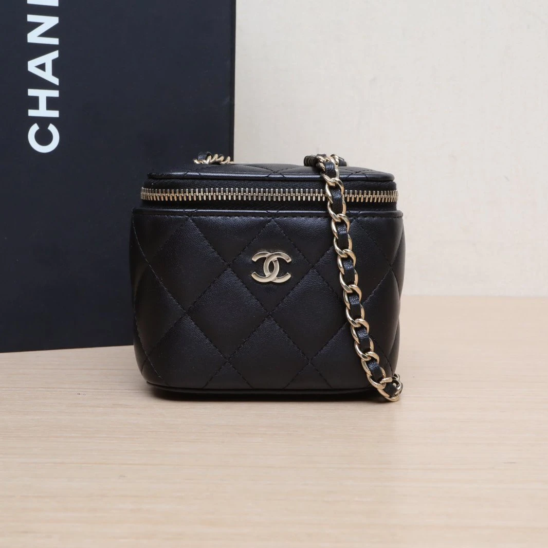 95新 Chanel/香奈儿 小花柳 经典方盒子化妆包 黑色 31开 金扣