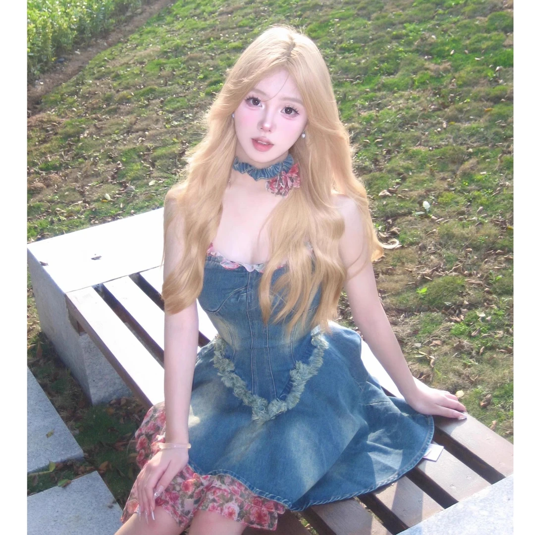 辣妹复古做旧碎花拼接毛边收腰抹胸牛仔连衣裙女夏季不规则短裙子