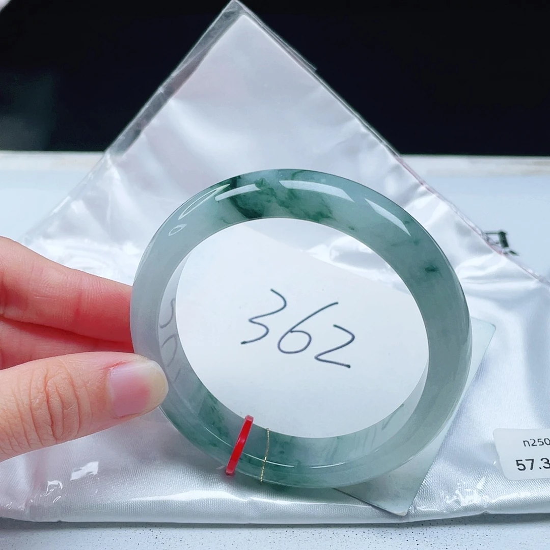 翡翠未镶嵌手镯57+正圈