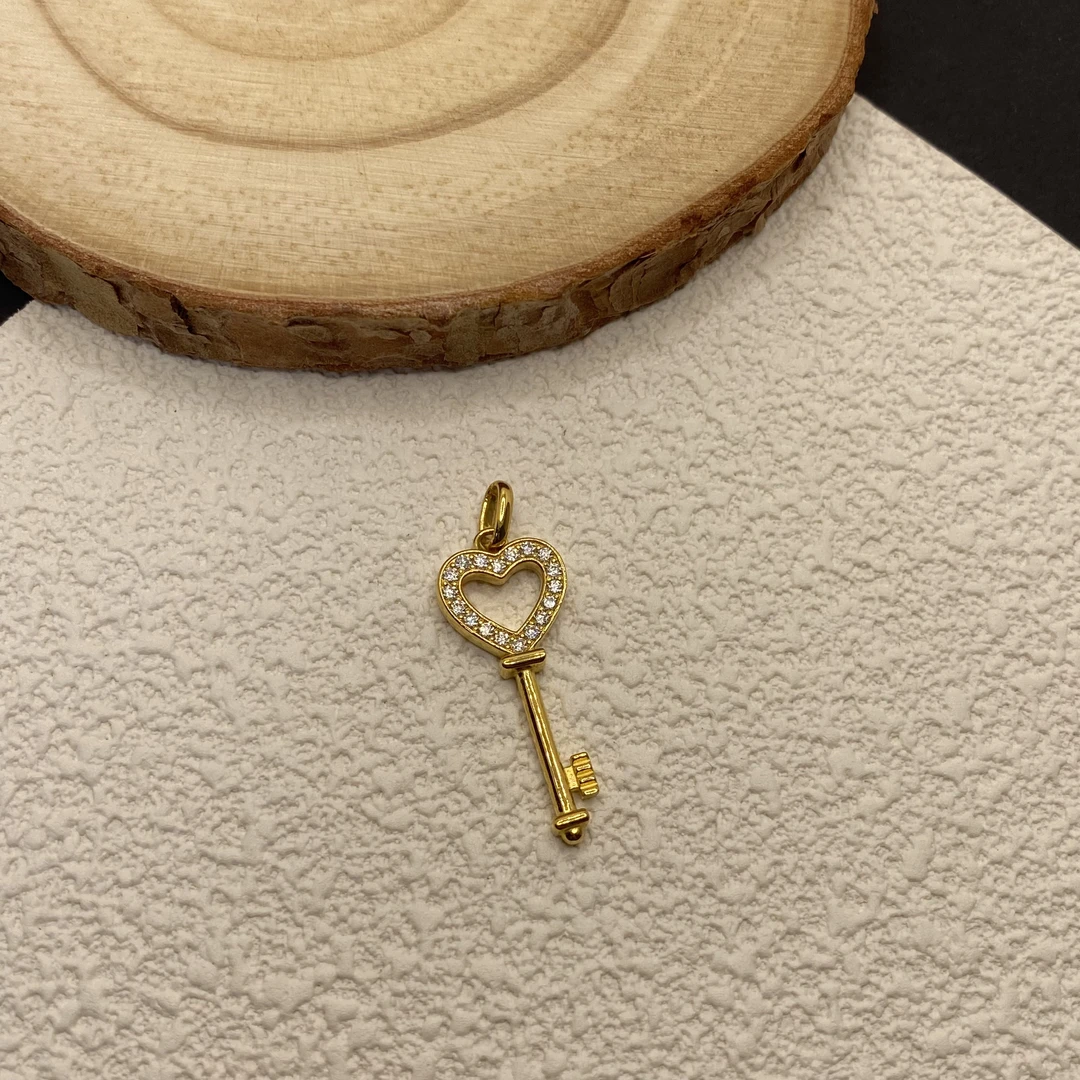 【金喜圆】足金999 点钻爱心钥匙吊坠/ 带证书钢印
