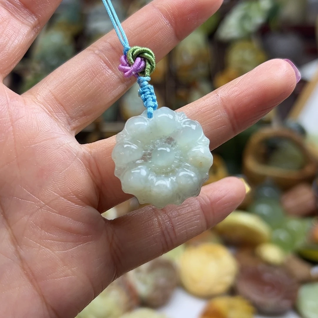 岫玉未镶嵌颈饰 天青冻花花