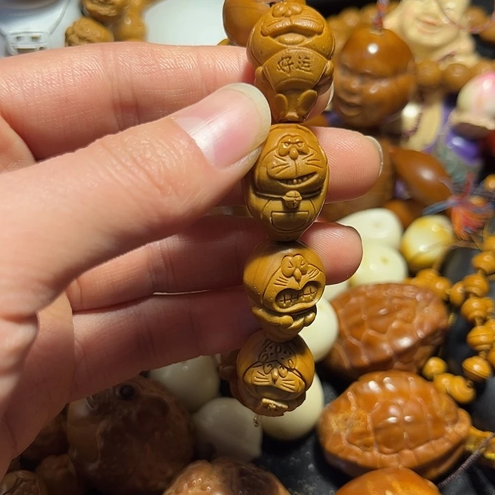 橄榄核手串/手链铁核哆啦A梦