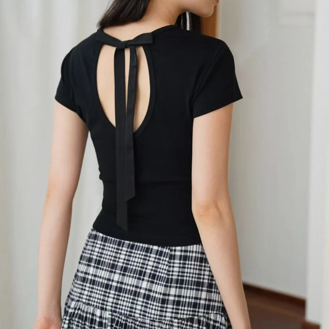 2025年辣妹松弛感蝴蝶结露背纯欲圆领修身显瘦正肩短款T恤女上衣