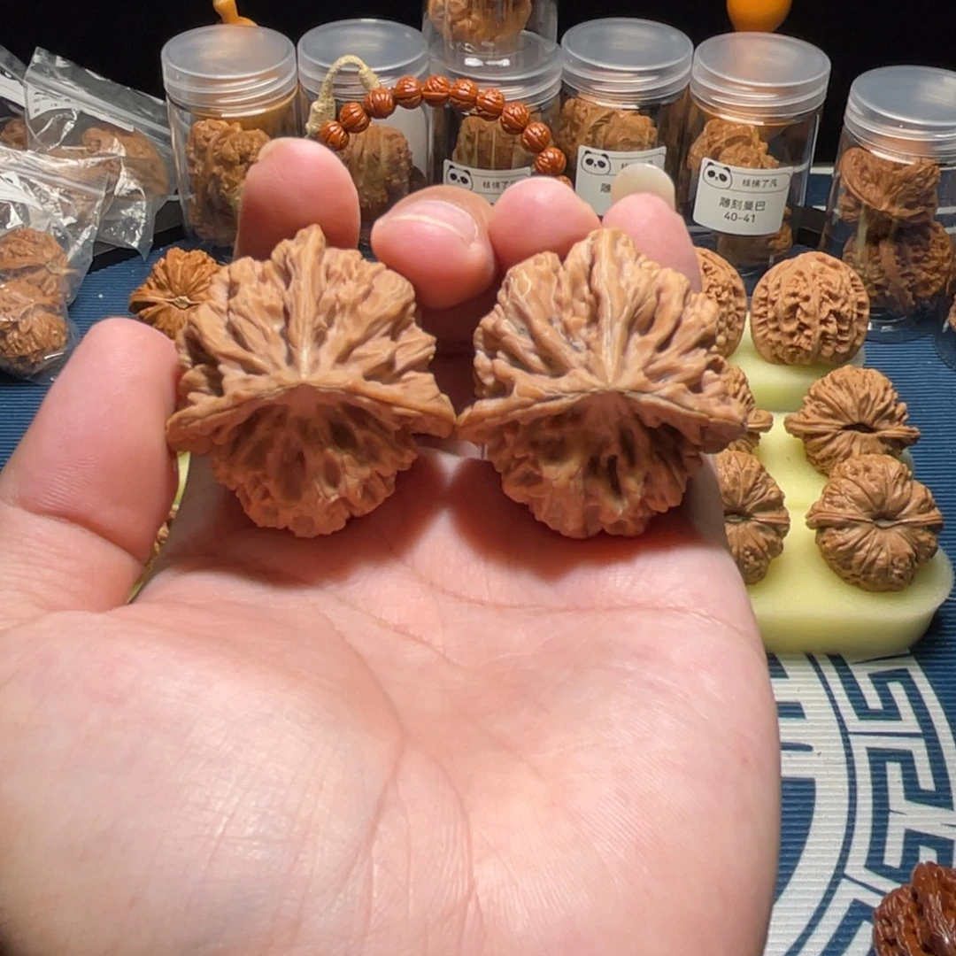 文玩核桃吊坠帝王龙纹三棱42全品