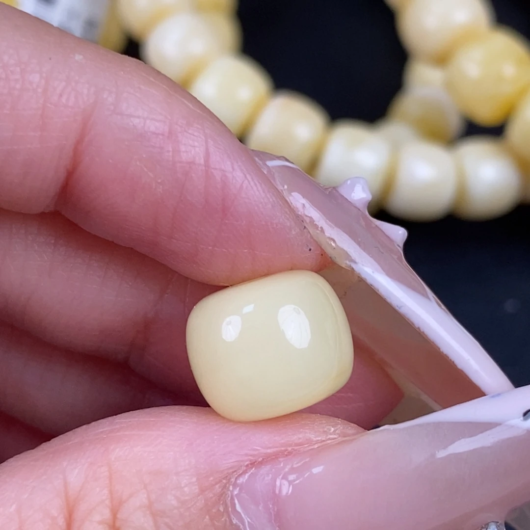 琥珀未镶嵌珠宝奇石239