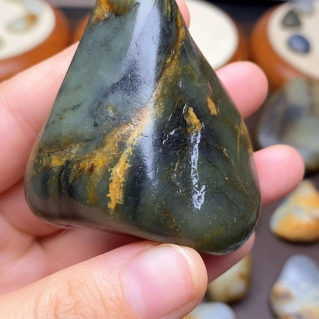 和田玉未镶嵌颈饰4