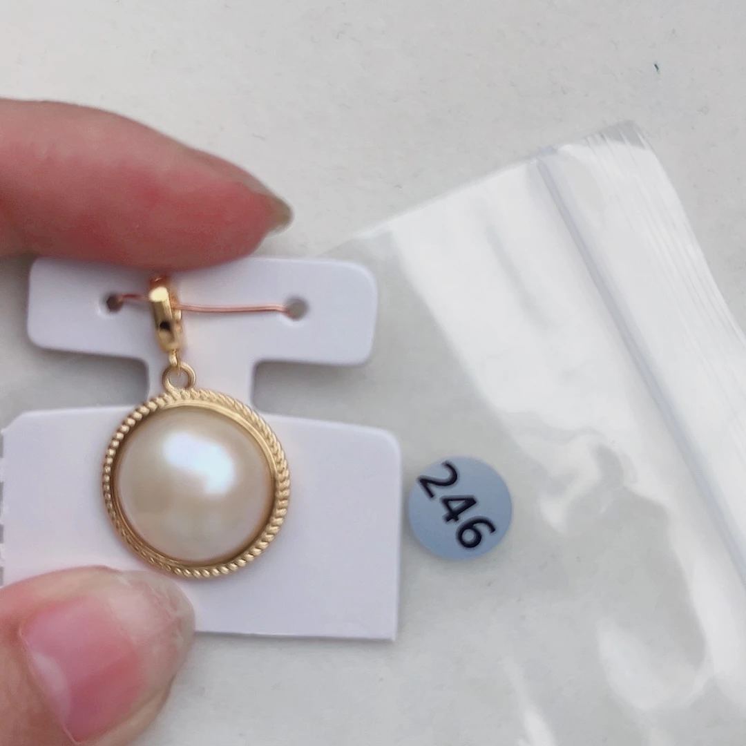 银S925镶嵌拼合珍珠（马贝珠）颈饰小*巴